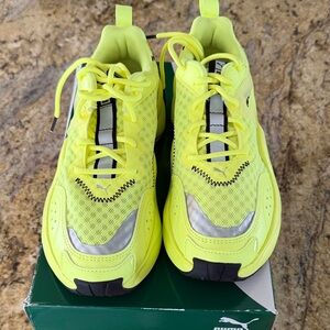 Puma women Neon Yellow Sneakers 
NWT